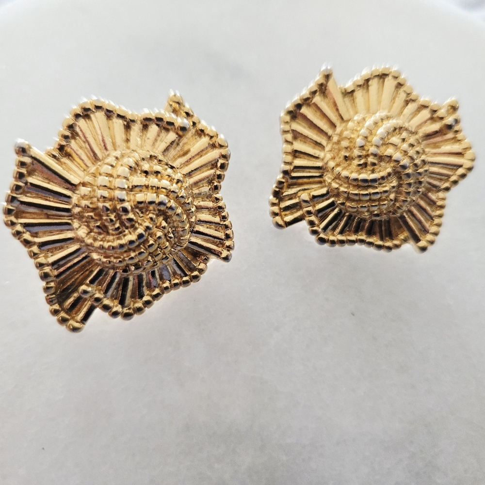 Vintage Avon Fashion Fan earrings